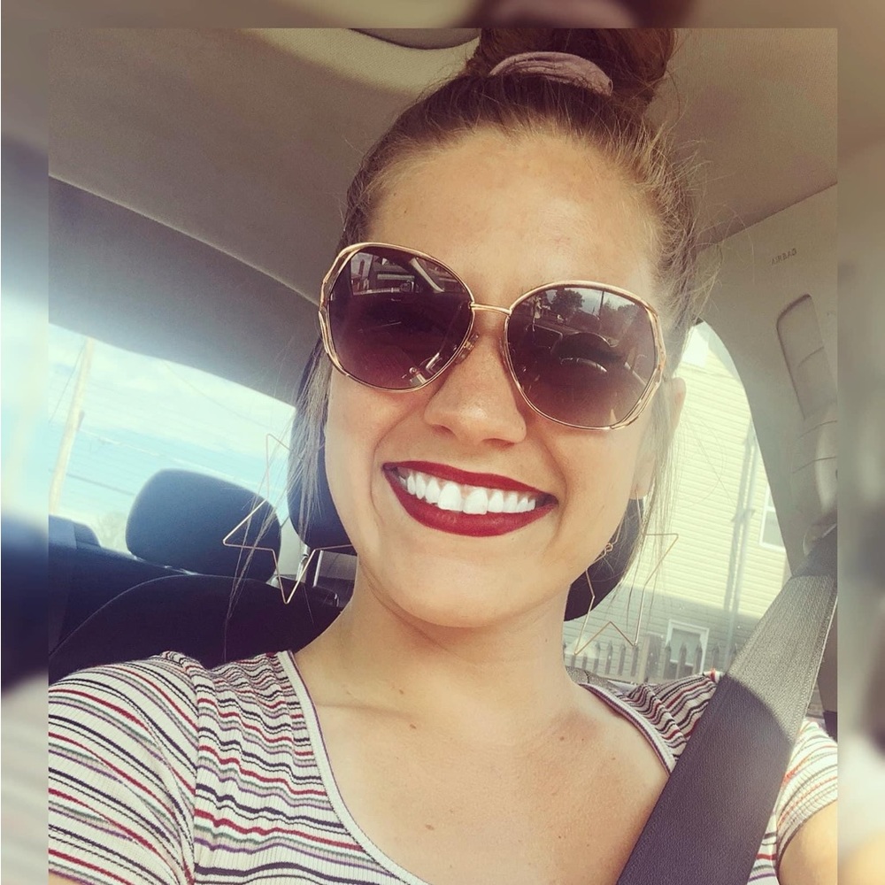 Meet your Posher, Carissa